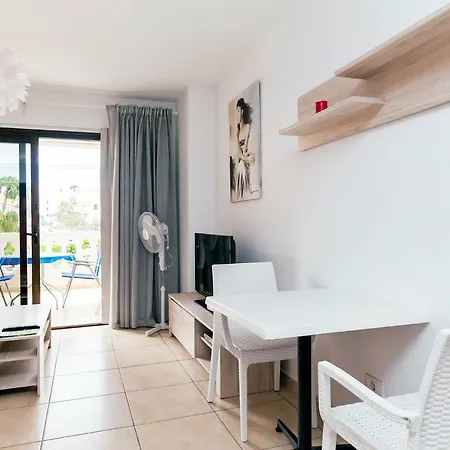 Popular Complex Apartament Los Cristianos (Tenerife)